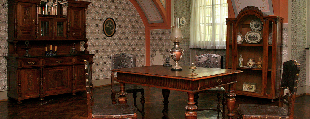 Dining-room in the Alt Deutsch style exhibited in the Old Town